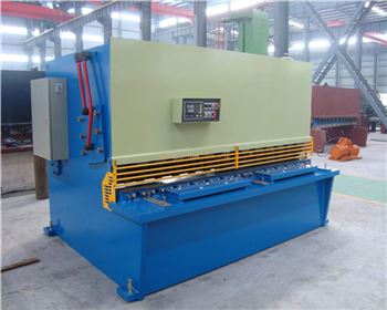 河南信報箱-剪板設備展示